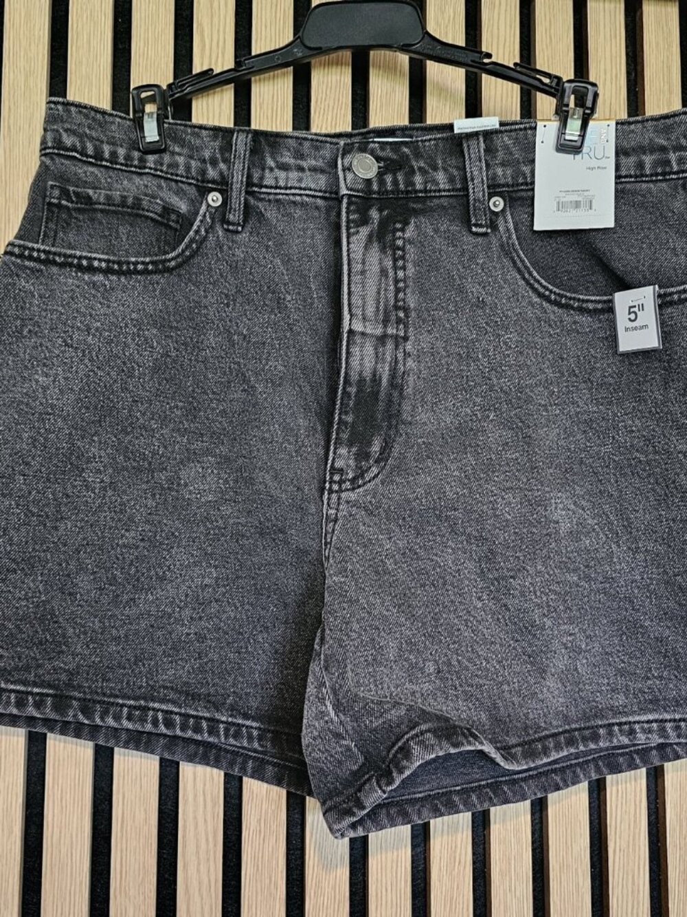 Time and Tru Denim Shorts Size 12 New